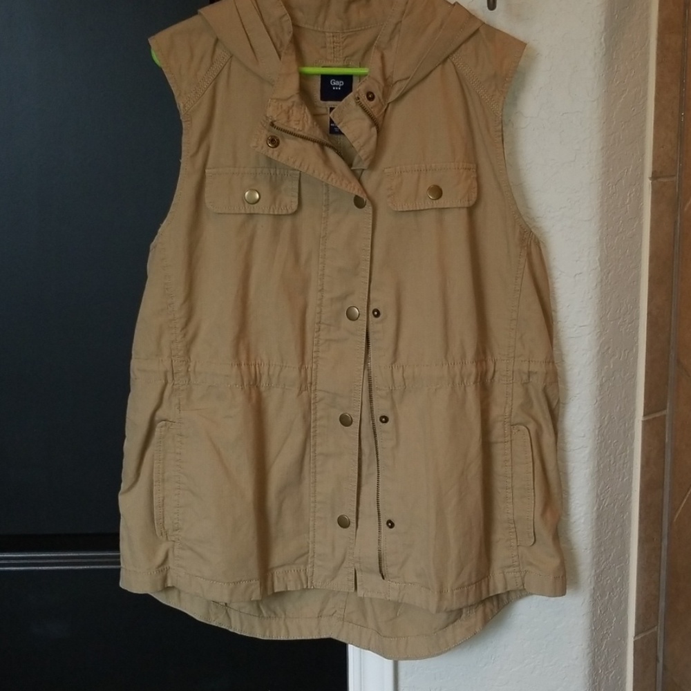 Gap vest